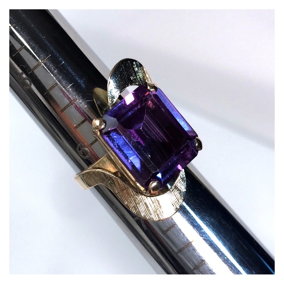 10KT COLOR CHANGING 12.22 CARAT SAPPHIRE YELLOW GOLD MID CENTURY MODERN RING - Picture 9 of 14